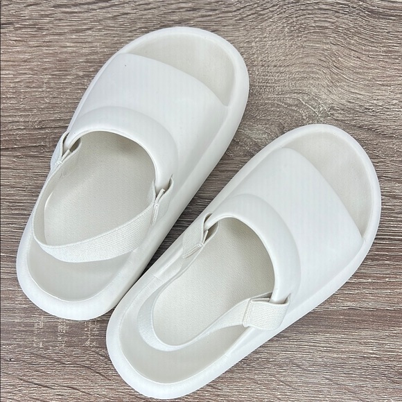 Zara Kids, Cream Slide Sandals - Picture 6 of 7